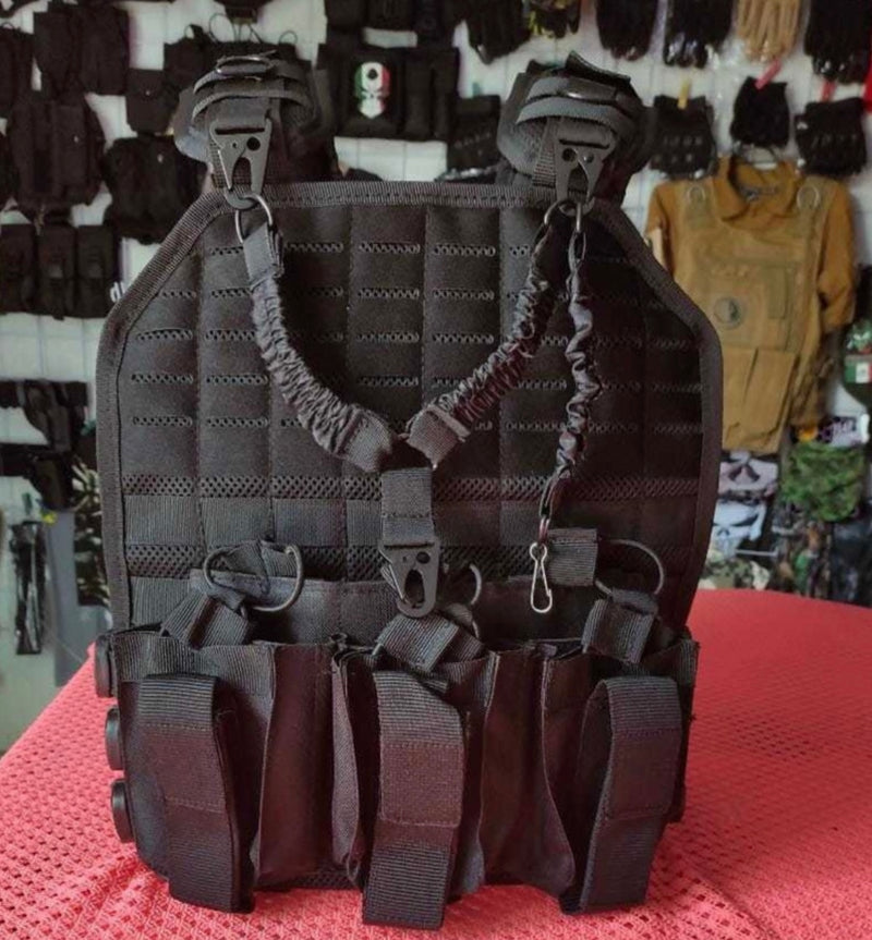 Chaleco con portafusil y porta cargadores sistema molle SN102